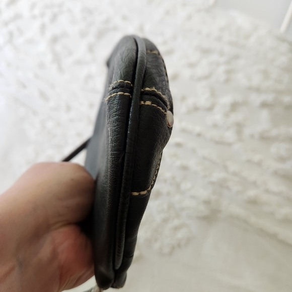 Black Zipper Top Wristlet.  Great size.  Zipper pocket on front. 8.5 x 5.5 - Picture 6 of 9